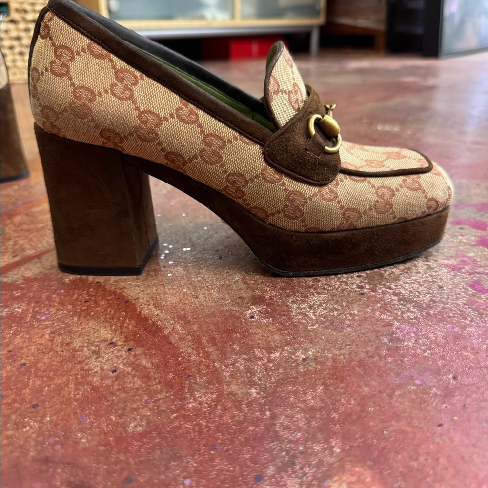 Gucci Women's Brown and Tan Heels - Picture 6 of 9